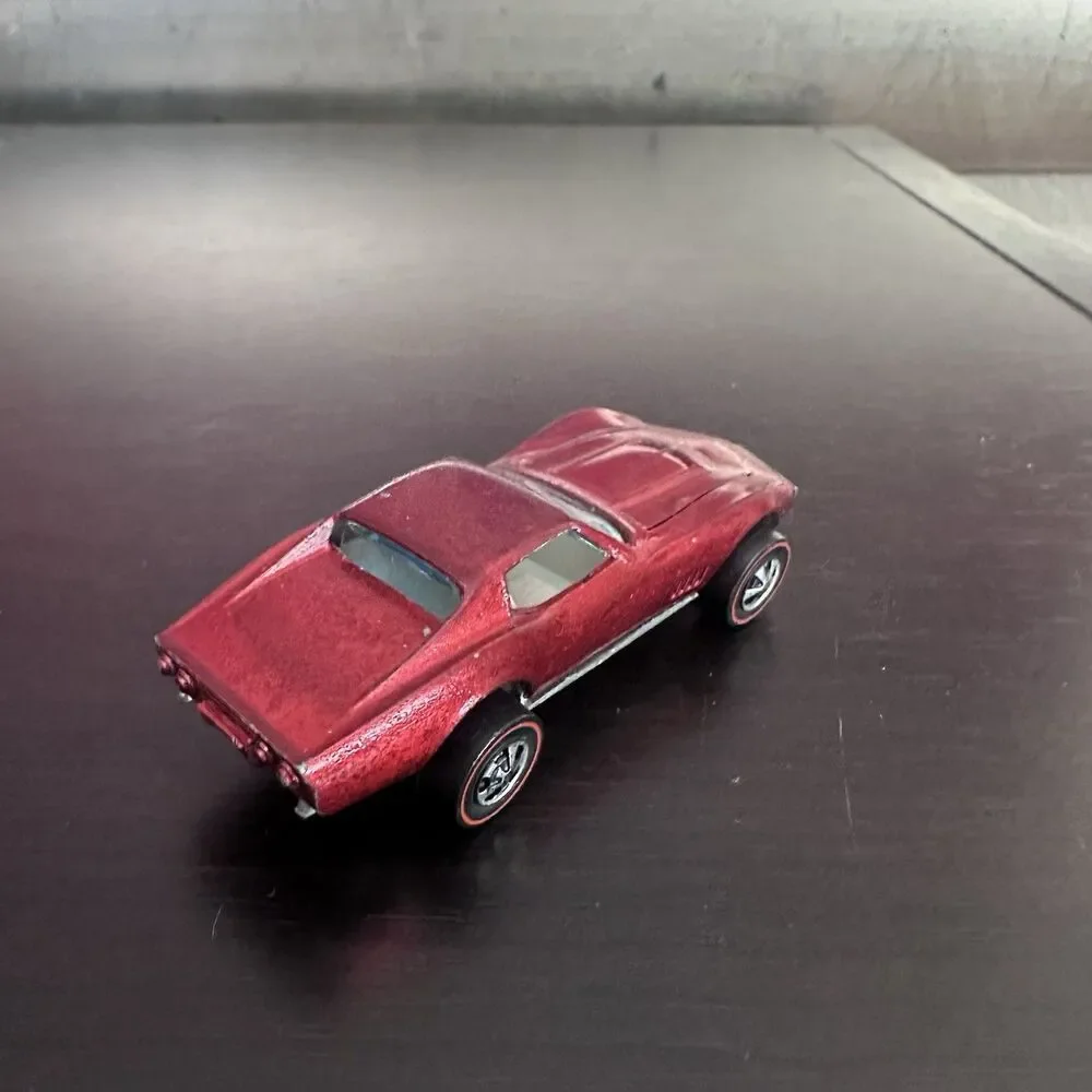 Hot Wheels Redline CUSTOM CORVETTE Red US White Interior Very Nice !!